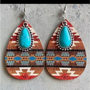 WESTERN STYLE WOODEN EARRINGS WITH TURQUOISE TEARDROP‎